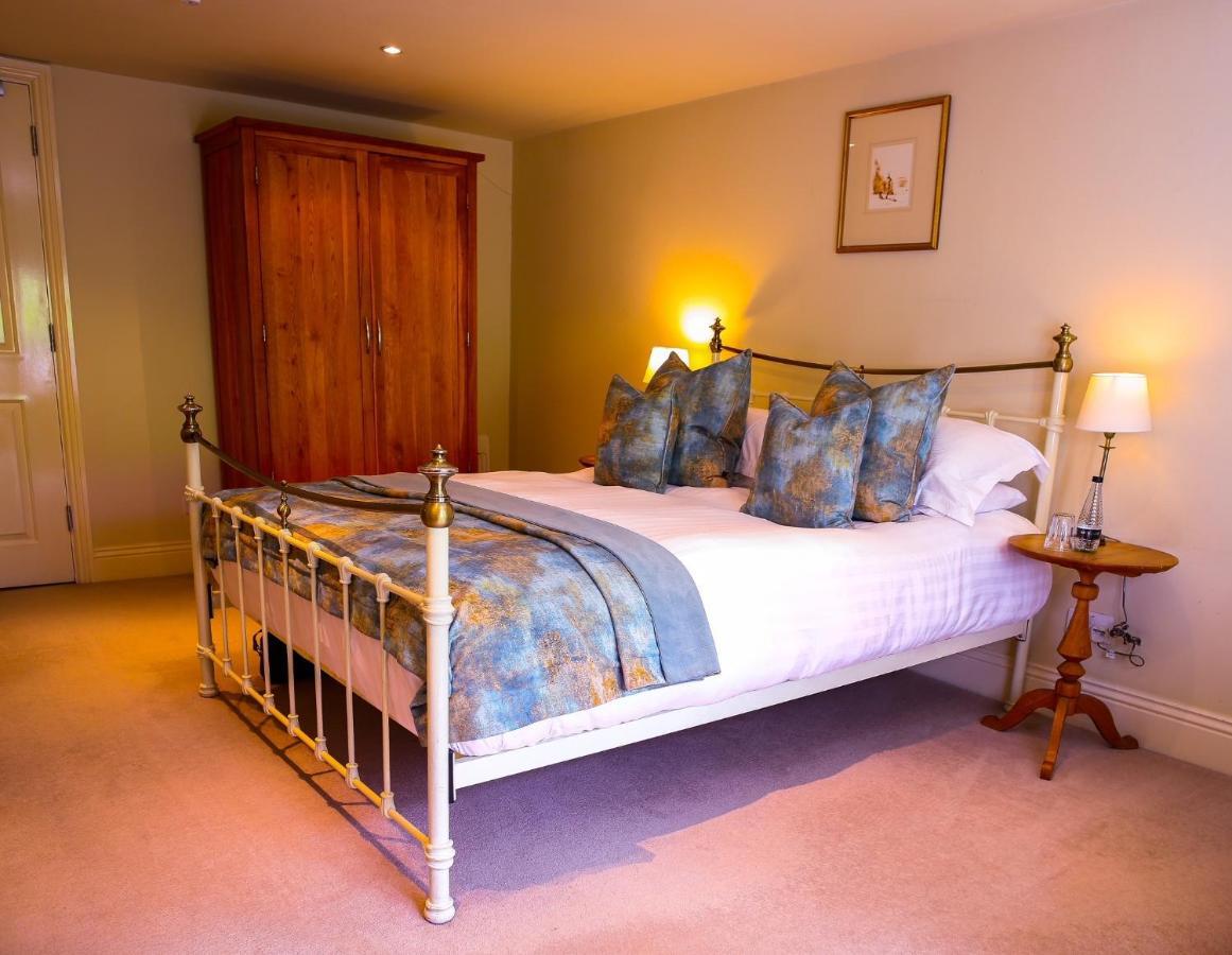 Plough Inn Lupton Экстерьер фото