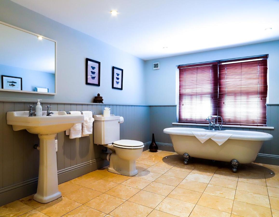 Plough Inn Lupton Экстерьер фото