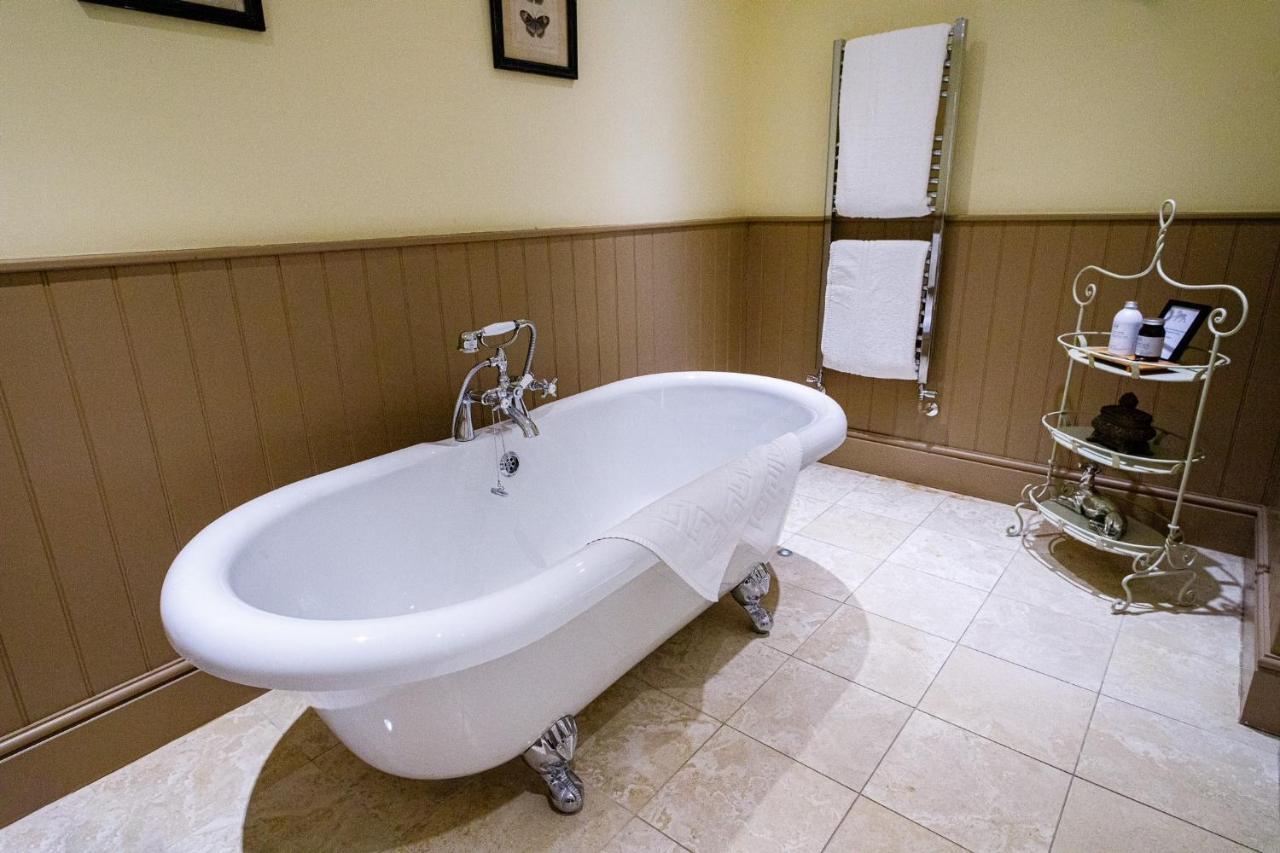 Plough Inn Lupton Экстерьер фото