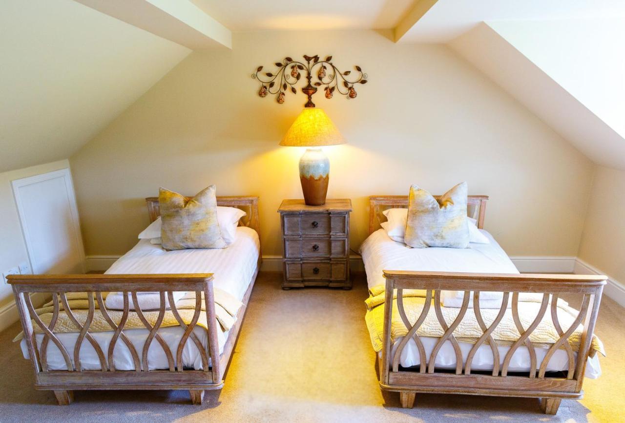 Plough Inn Lupton Экстерьер фото
